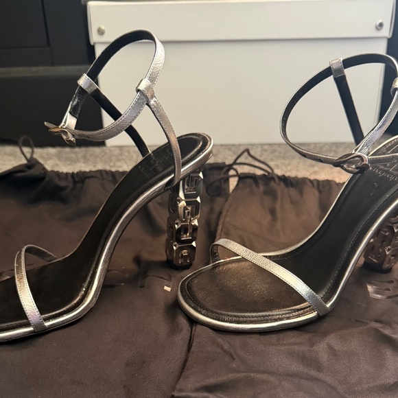 Givenchy G Cube Metallic Leather Strap Sandals Size 39 - Picture 2 of 4